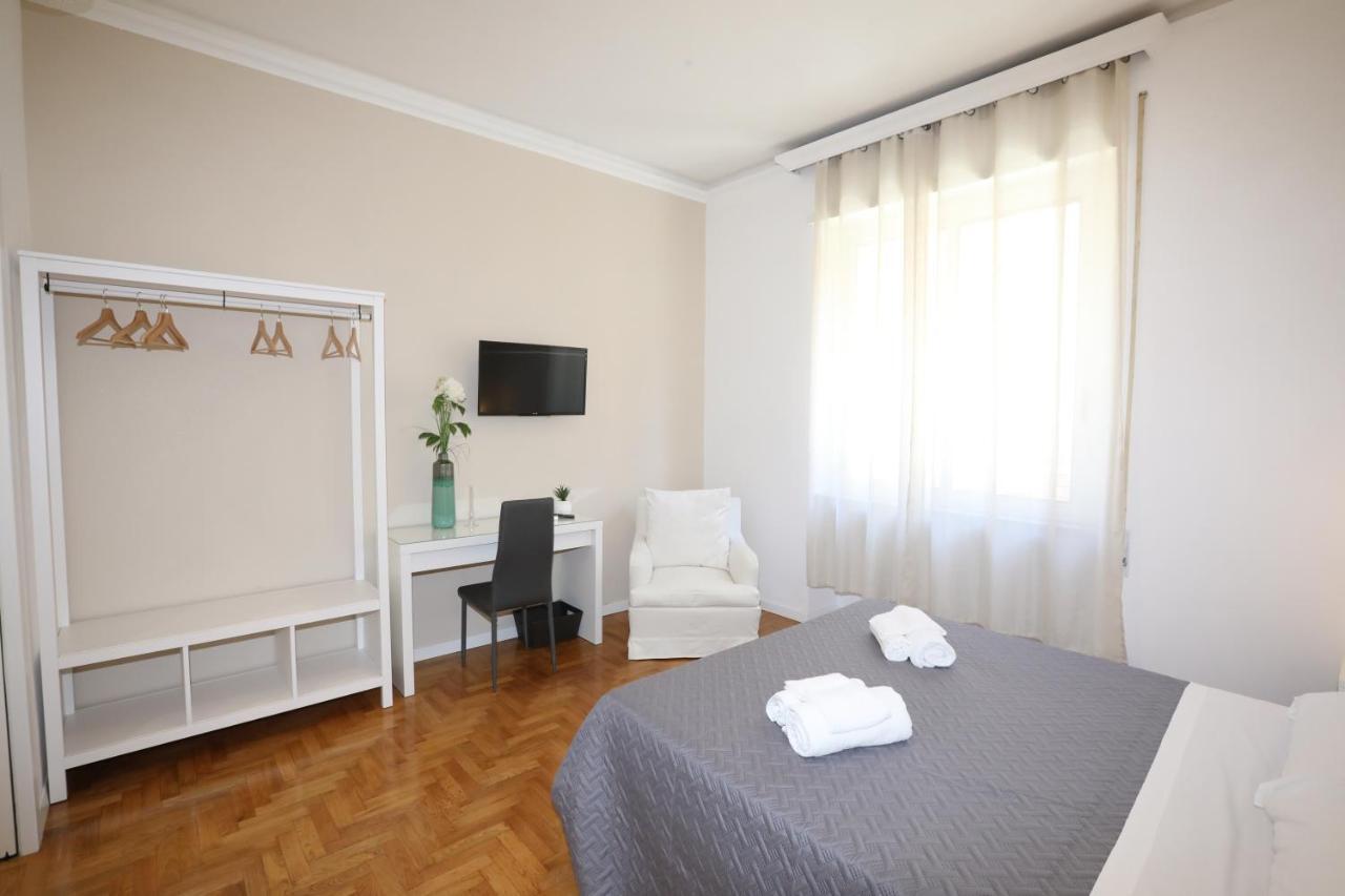 Unique Luxury And Acomodação com café da manhã  Roma